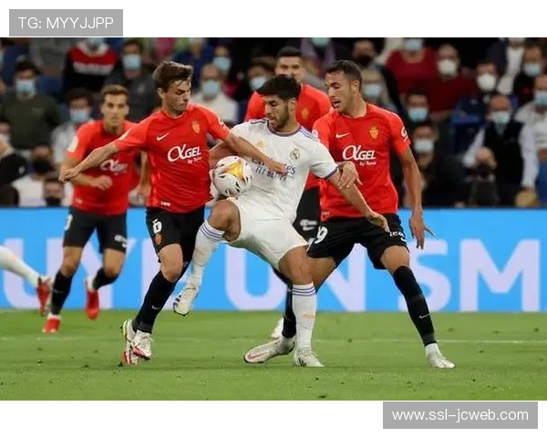 法甲新规累积5张黄牌才停赛,引发比赛公平性与球员纪律性质疑 法甲新规累积5张黄牌才停赛,引发比赛公平性与球员纪律性质疑